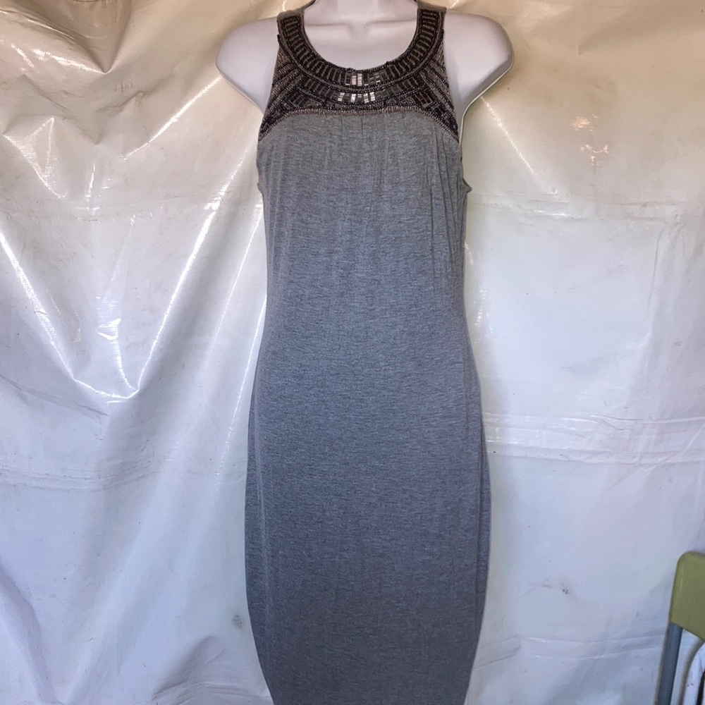 Gray sleeveless midi dress